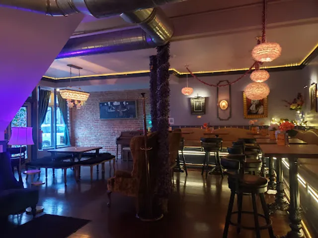 The Royal Bobcat & Sadie’s On The Bayou