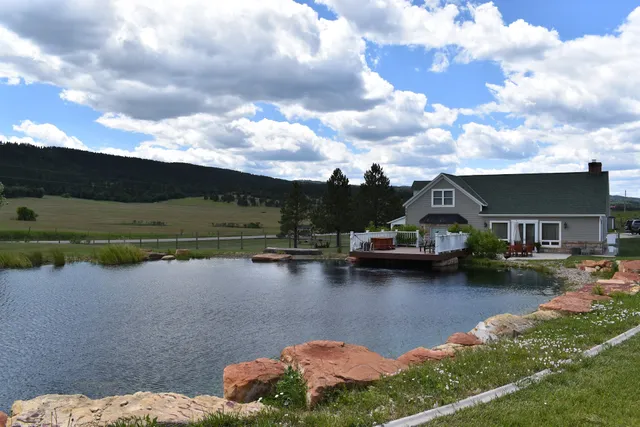 High Prairie Lodge and Outfitters