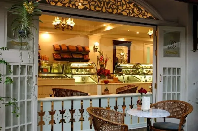 Dhara Dhevi Cake Shop