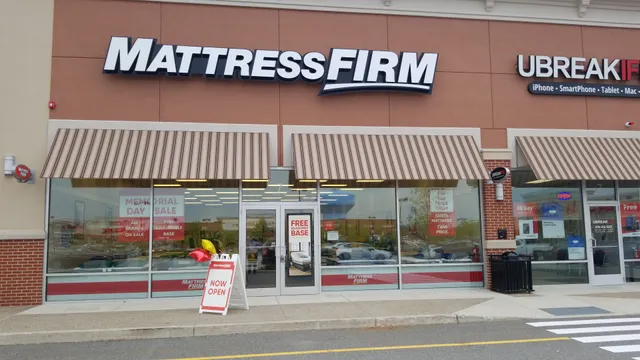 Mattress Firm Shops at Highland Commons