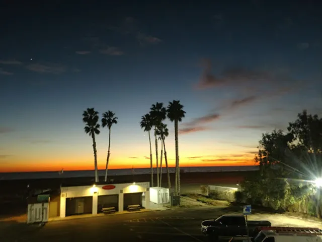 Perry’s Cafe and Beach Rentals - 930