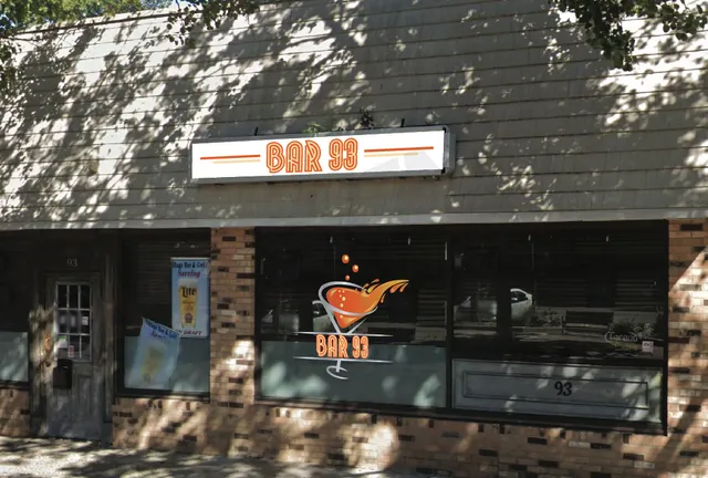 Bar 93