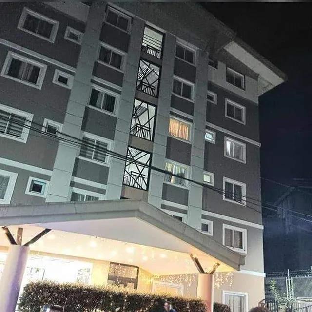 Burnham Hill Condominium Krystal Claine homestay