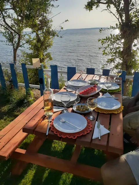 GEYİKLİ CAMPING GÜNBATIMI TATİL KÖYÜ, KONAKLAMA