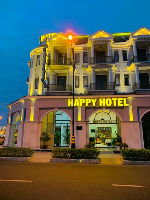 HAPPY HOTEL