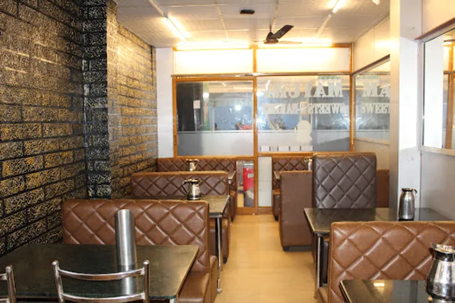 Mayuri Hotel & Bakery