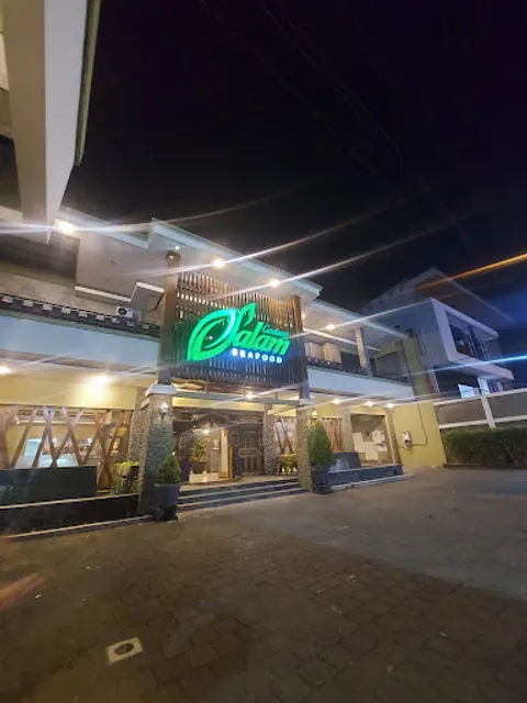 Restoran "Godong Salam"