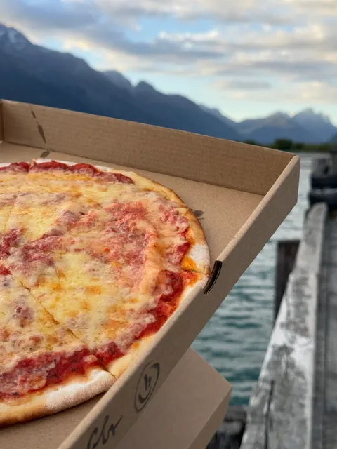 Francesca's Mobile Pizza