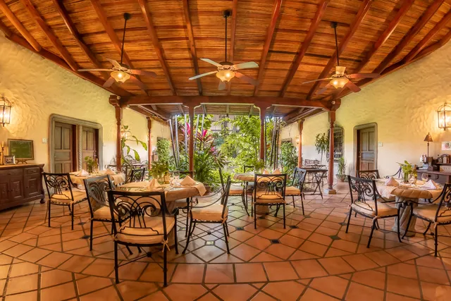 Restaurante en Managua - Le Café de París