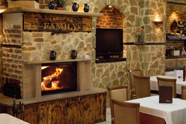 ΕΣΤΙΑΤΟΡΙΟ - RESTAURANT FAMILY