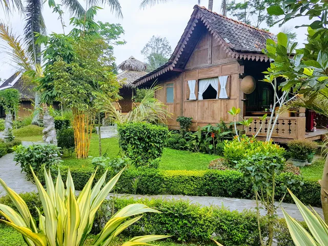 Joglo Puluhwatu Villa & Resort