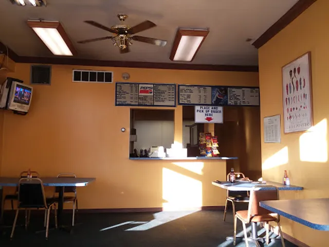 Fedora's Pizza & Gyros