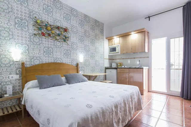 APARTAMENTOS CANDISOL COZY INNS
