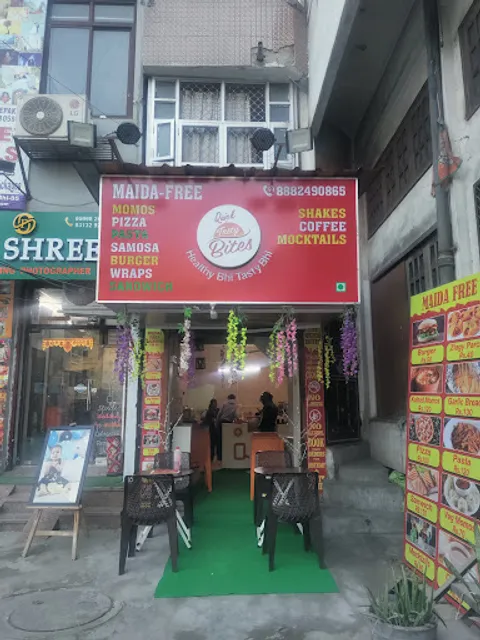 Quick Tasty bites - Maida free Momos and Pizza