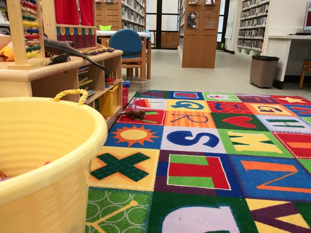 Stimley-Blue Ridge Neighborhood Library