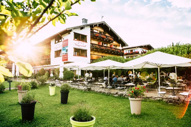 Hotel Terrassenhof am Tegernsee (Restaurant, Day-Spa, Sailingcenter, Biergarten & Eventlocation)