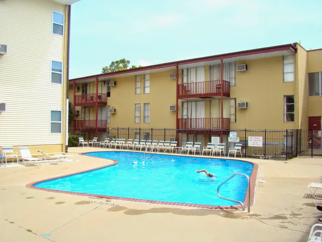 Northwest Airport Inn