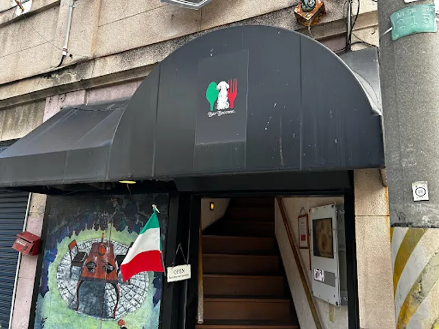 Bar Boccone。/ Italian