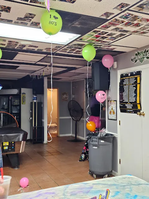 Paulies Pub and Grill