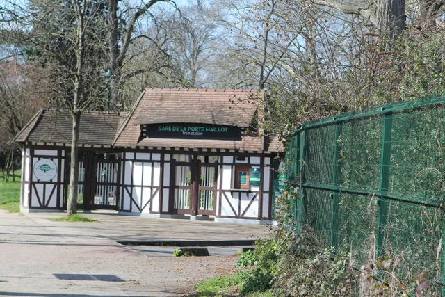 Petit Train - Porte Maillot