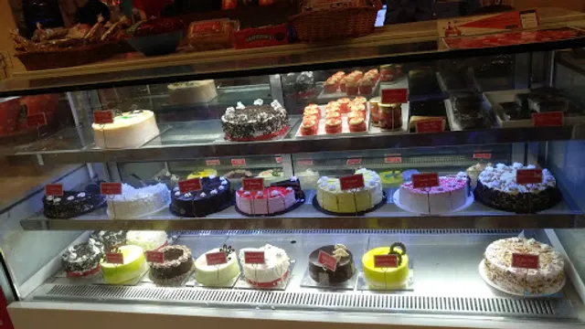 Puppy's Bakery | Desserts | Birthday Cakes | Pizza | Burger | Shakes | Sivakasi