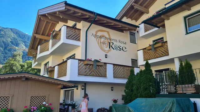 Appartements Rosa · Ferienwohnungen Mayrhofen