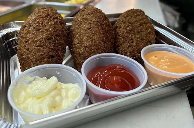 Lulu Juicy Fruit Inc