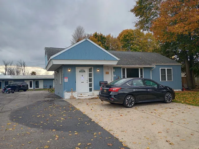 Maple Crest Motel & Apartments