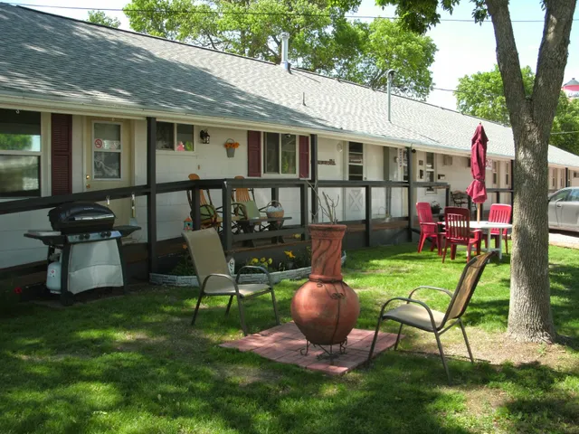 The Canistota Depot Inn