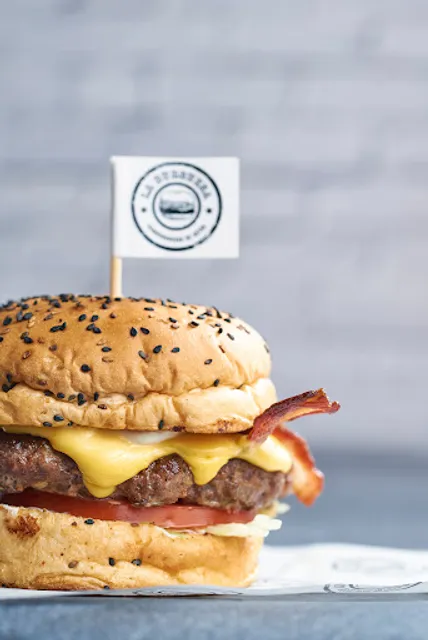 La Burguesa Mburucuyá