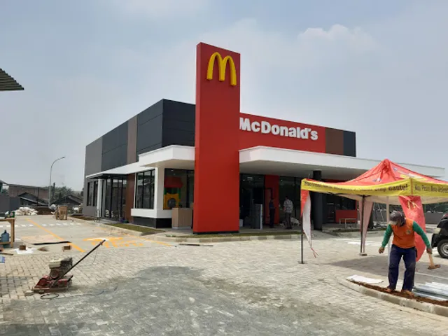 McDonald's Magnolia Residence