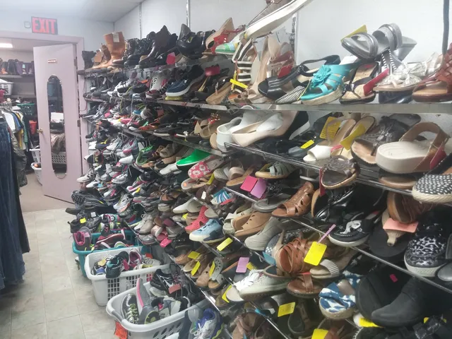 Dolores' Resale Shop