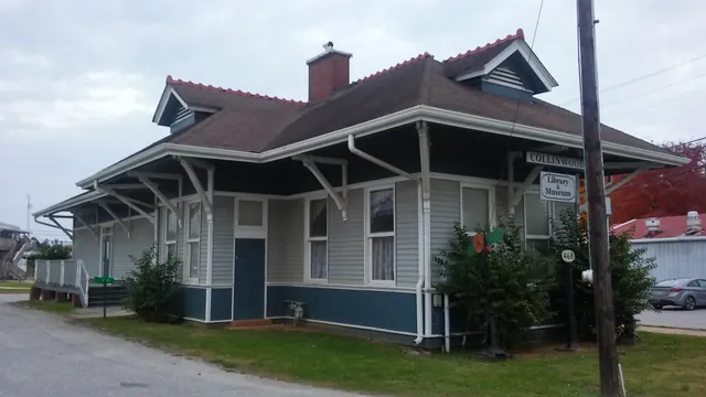 Collinwood Depot Library