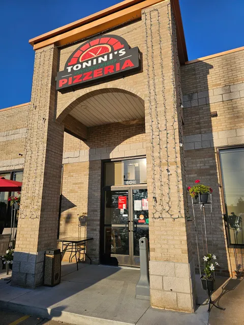 Tonini’s Woodfired Pizzeria