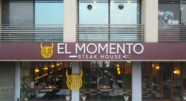 El Momento Islamabad