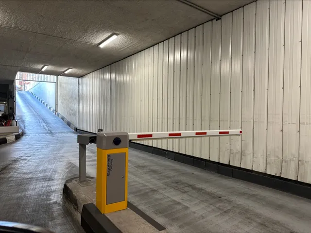 Parking Plaza Brujas - Mercado Central