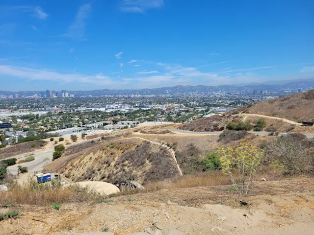 Baldwin Hills Scenic Overlook Hike Trailhead