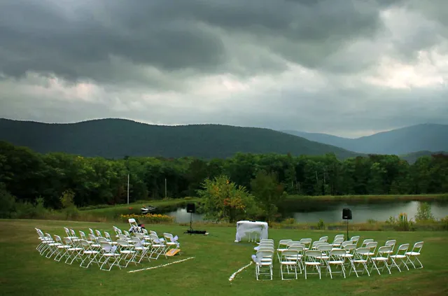 Your Own Estate - 4 Seasons Getaways