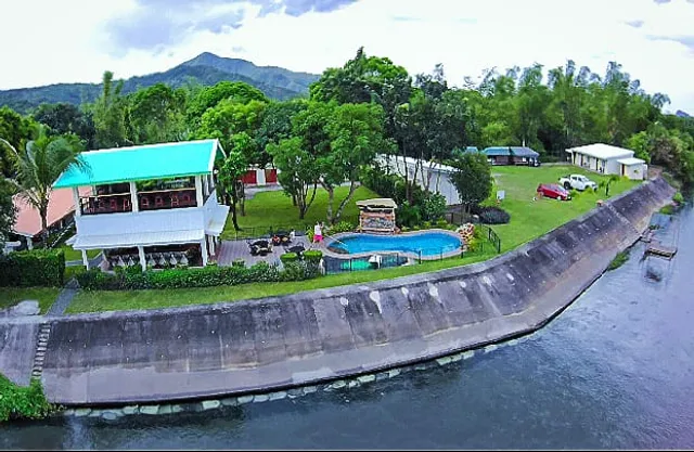 Monty's Riverside View Resort