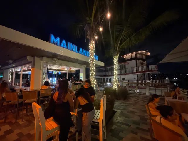 Mainland Bar At Marina Village