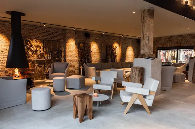 Brut172 by Hans van Wolde