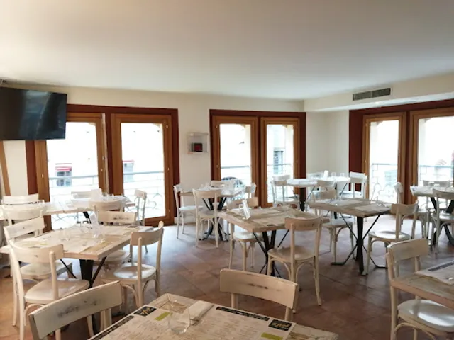 Adesso Pasta Car Ristorante