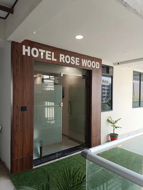 HOTEL ROSE WOOD