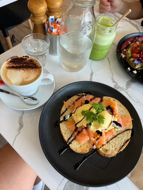 big tree house Balmain cafe and restaurant