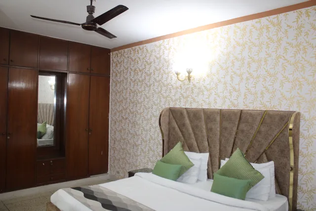 Awasthi Kozi Stays - Closest to VFS