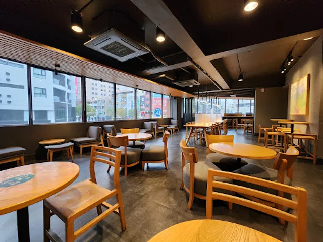 STARBUCKS Qingnian Shop