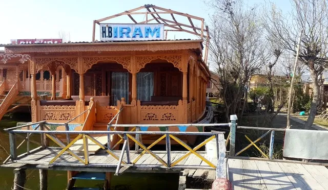 Iram Houseboats