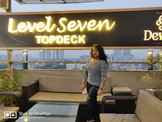 Stories Cafe & Lounge