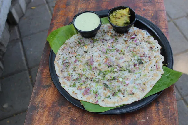 Dakshin Davangiri Loni Sponge Dosa