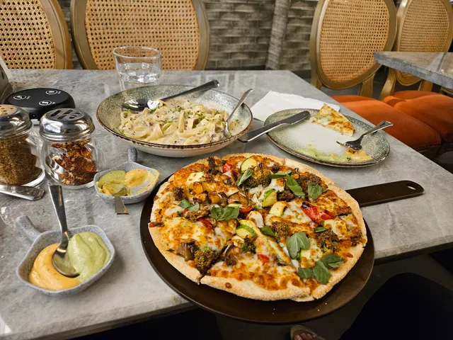 Tossin Pizza Gurugram Sector 70